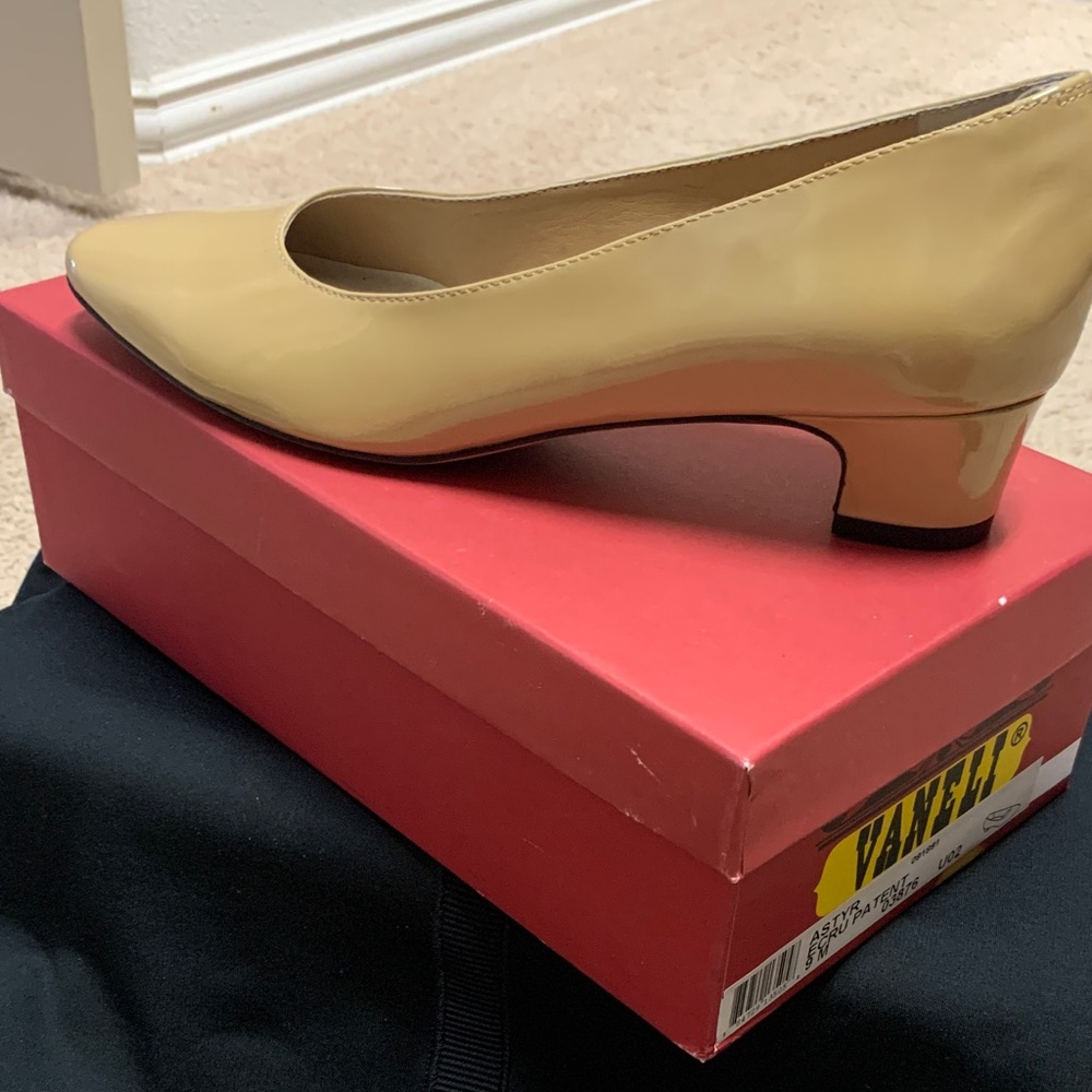 Van Eli Women's Beige Heels